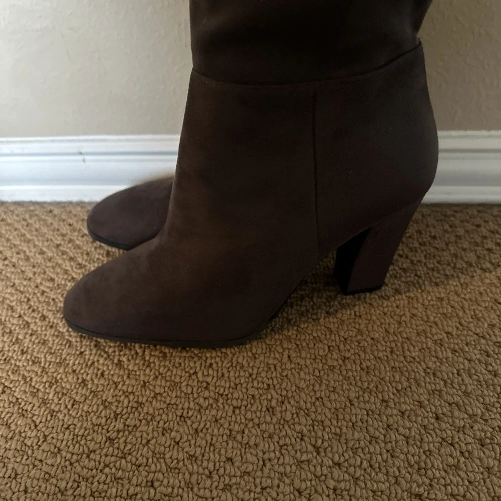 Vince Camunto TAPLEY Over the Knee Round Toe Boots Ash‎ Brown Suede Sz 11
